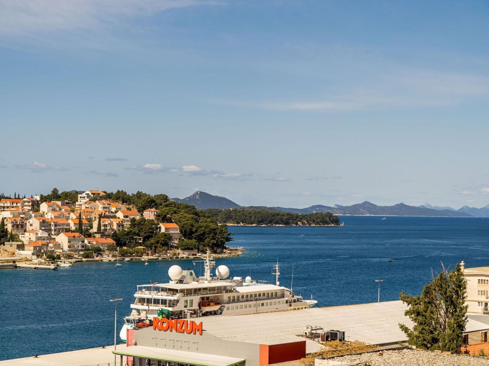 Apartment Cvjetkovi - Two Bedroom Apartment With Terrace And Sea View Dubrovnik Eksteriør billede