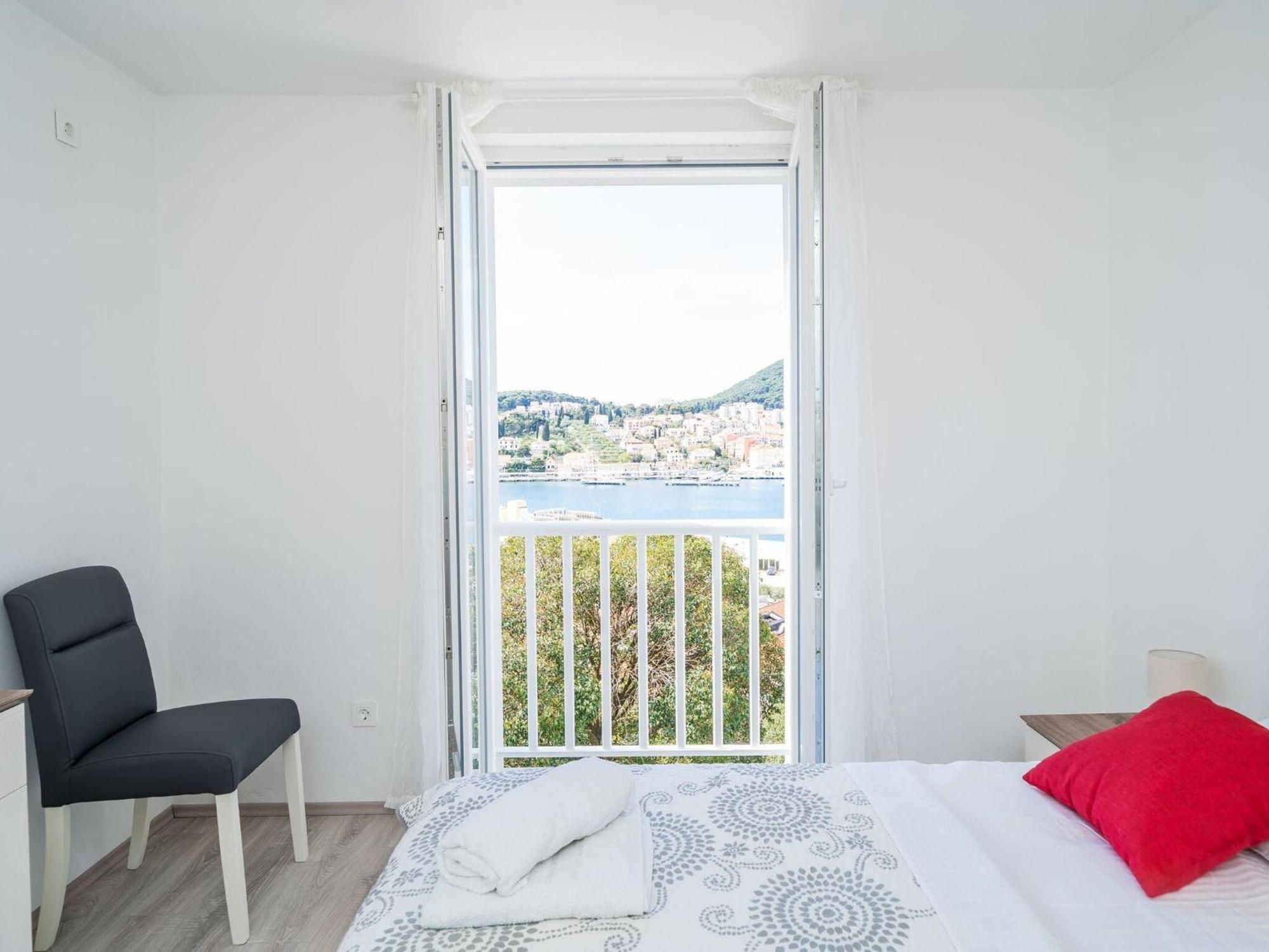 Apartment Cvjetkovi - Two Bedroom Apartment With Terrace And Sea View Dubrovnik Eksteriør billede