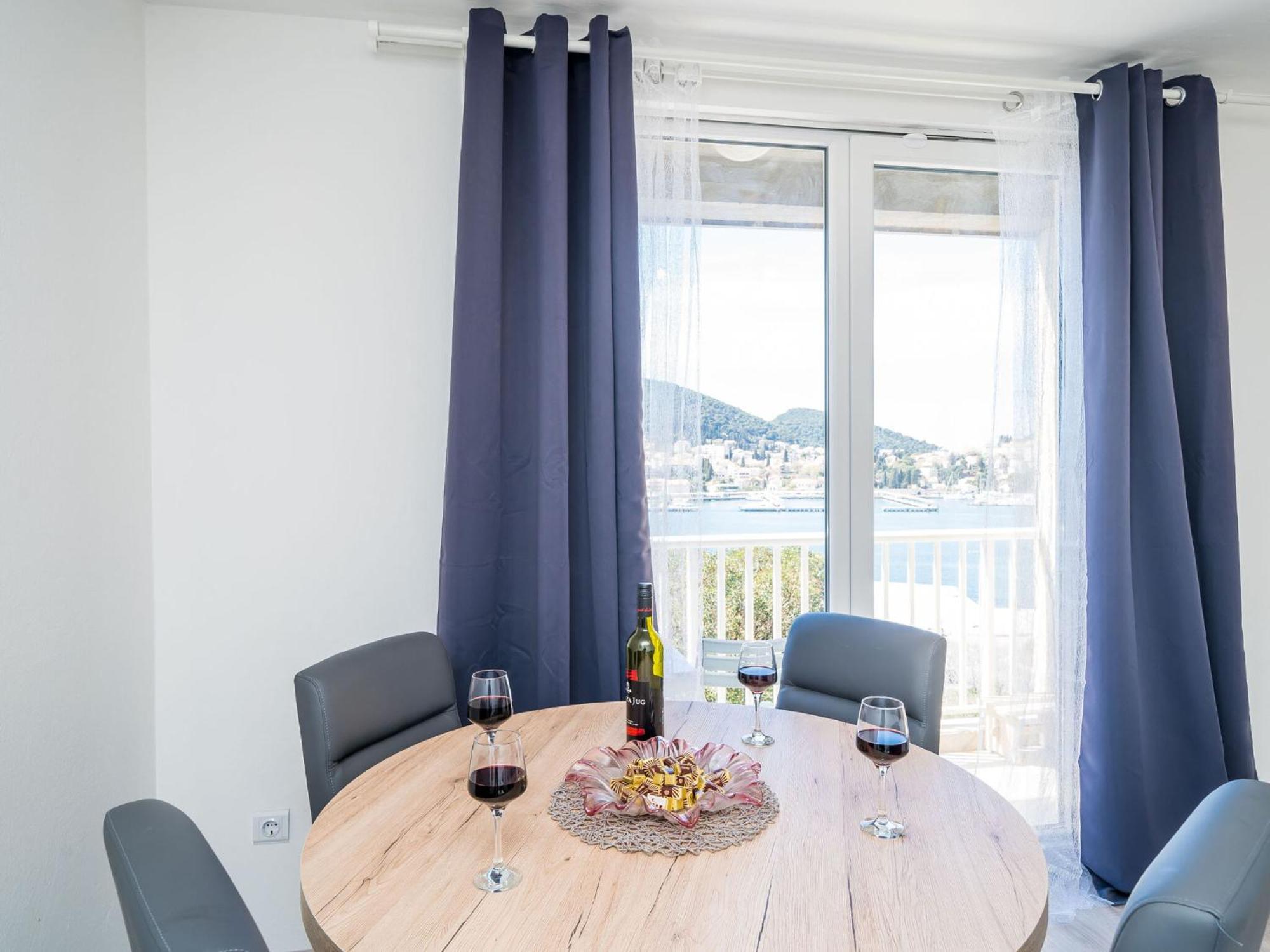 Apartment Cvjetkovi - Two Bedroom Apartment With Terrace And Sea View Dubrovnik Eksteriør billede